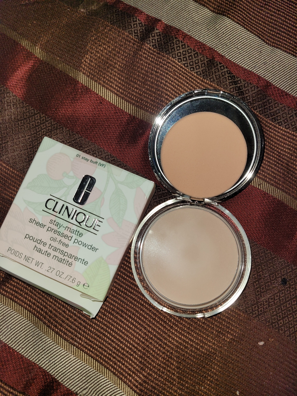 Clinique Stay-Matte 01 Stay Buff